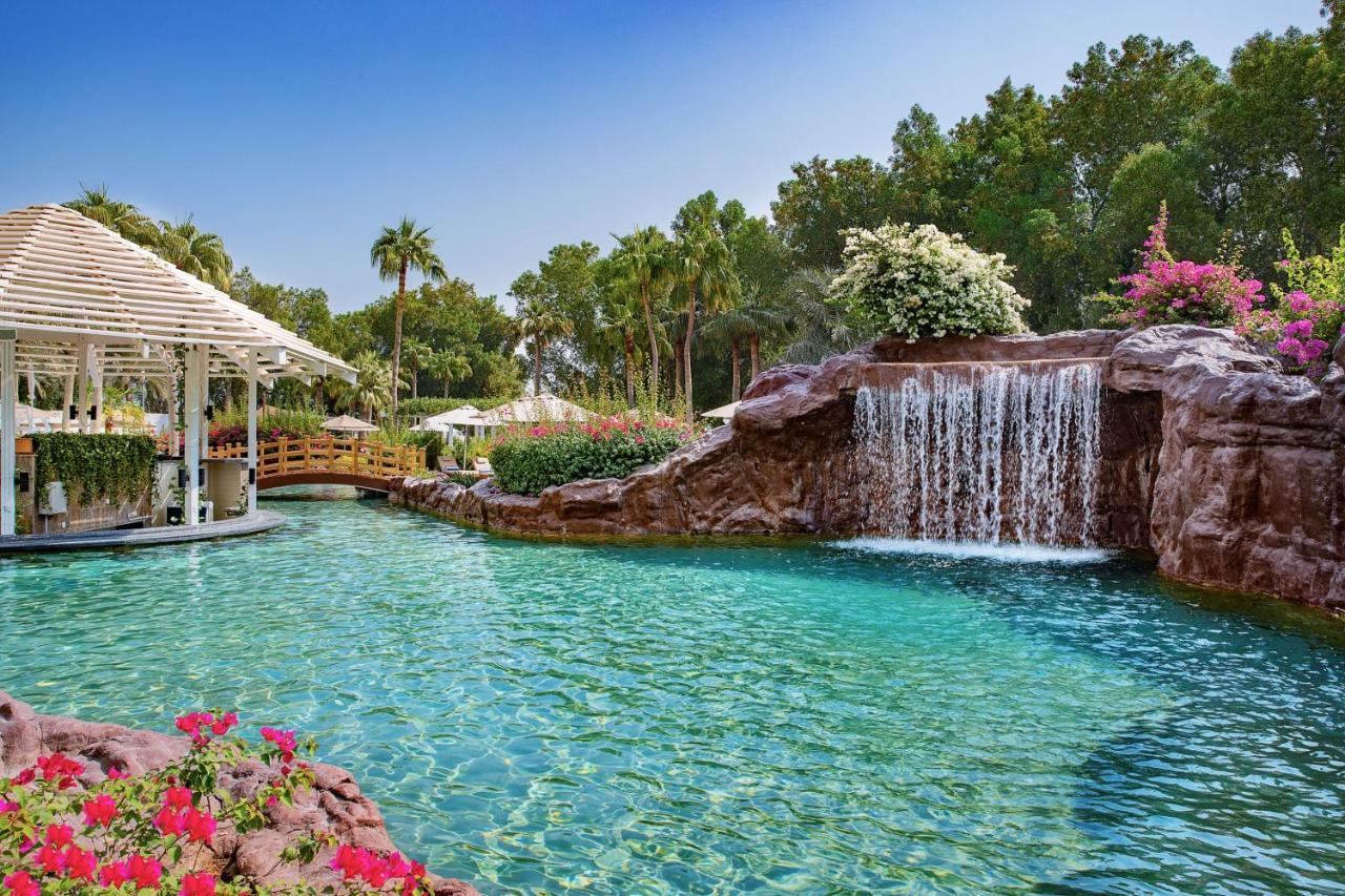 The Ritz-Carlton, Doha Hotel Eksteriør billede The Falls at Encore