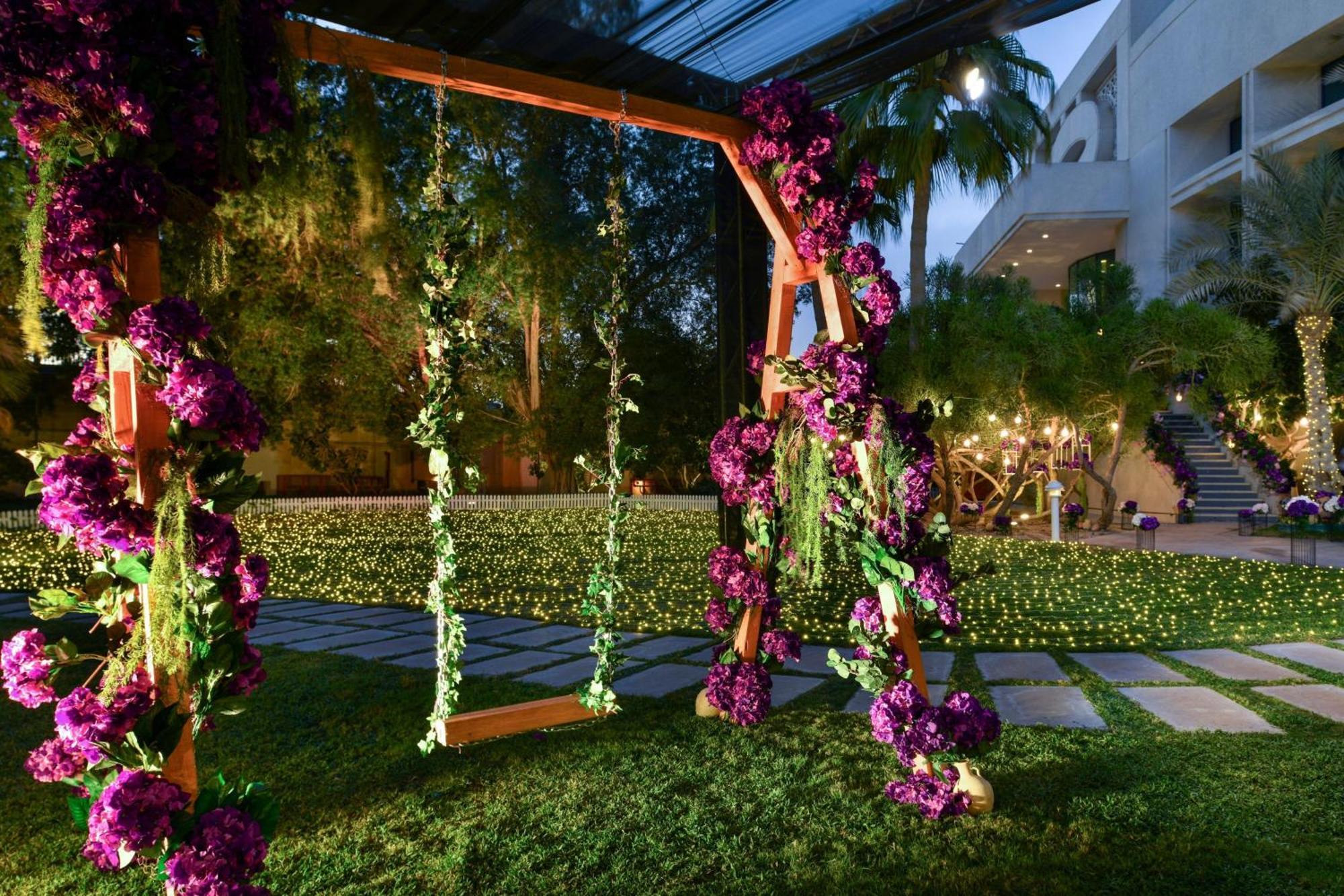 The Ritz-Carlton, Doha Hotel Eksteriør billede The garden at the Four Seasons Hotel, Miami