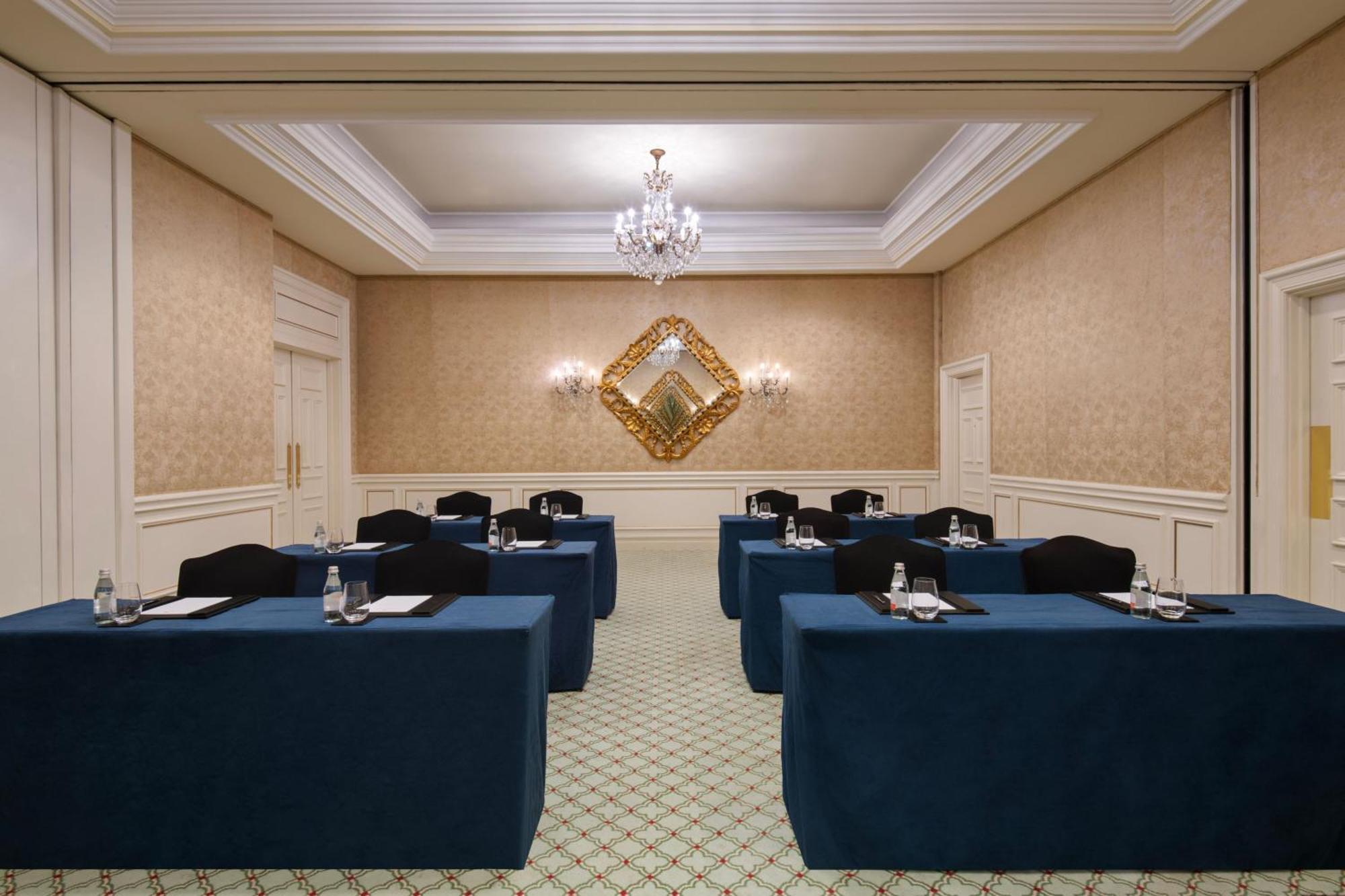 The Ritz-Carlton, Doha Hotel Eksteriør billede Meeting room