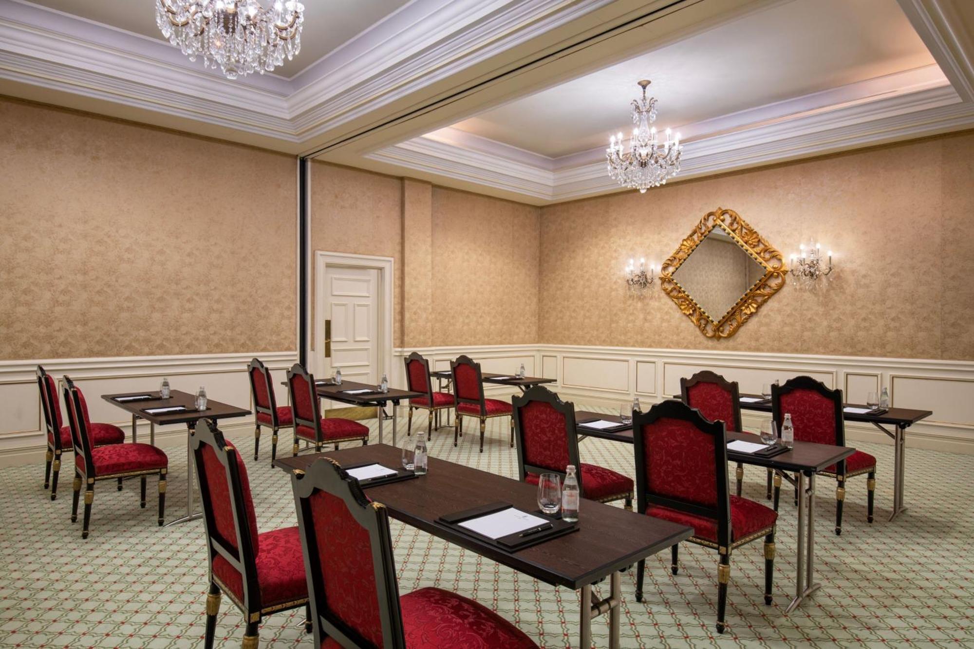 The Ritz-Carlton, Doha Hotel Eksteriør billede Meeting room