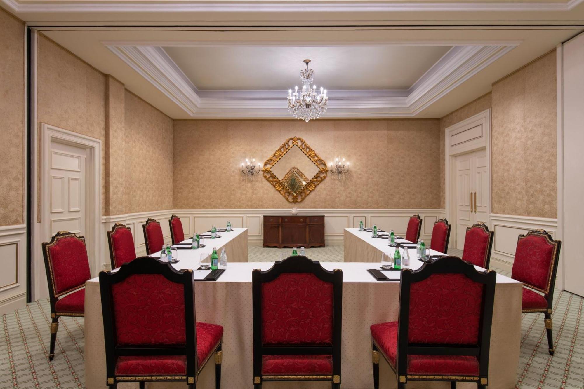 The Ritz-Carlton, Doha Hotel Eksteriør billede Meeting room