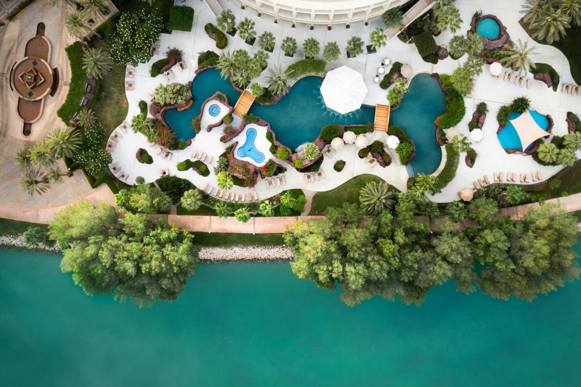 The Ritz-Carlton, Doha Hotel Eksteriør billede
